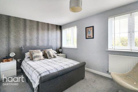 Flat 7 Amphora Court Chartwell Lane, Longfield, DA3 7AZ