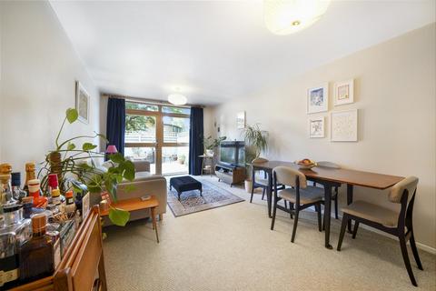 53 Stoneycroft Close, London, SE12 0SN