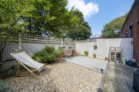 53 Stoneycroft Close, London, SE12 0SN