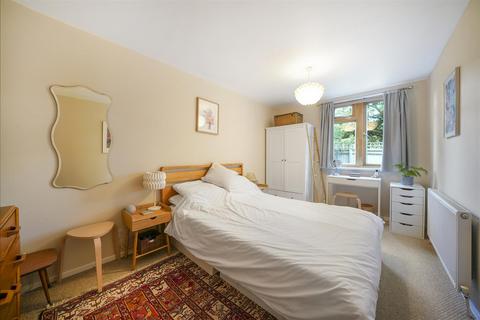 53 Stoneycroft Close, London, SE12 0SN