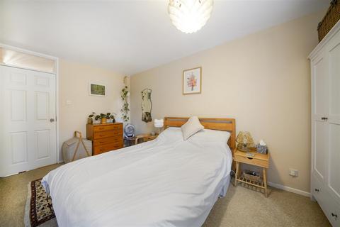53 Stoneycroft Close, London, SE12 0SN