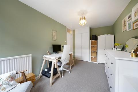53 Stoneycroft Close, London, SE12 0SN