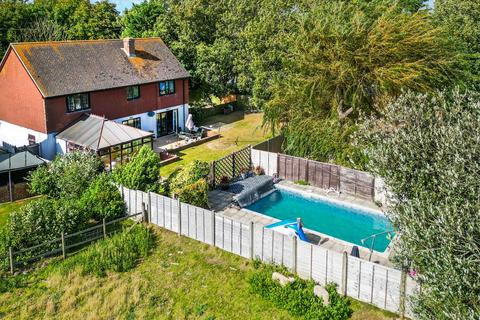 4 bedroom detached house for sale, Swamp Road, Romney Marsh TN29