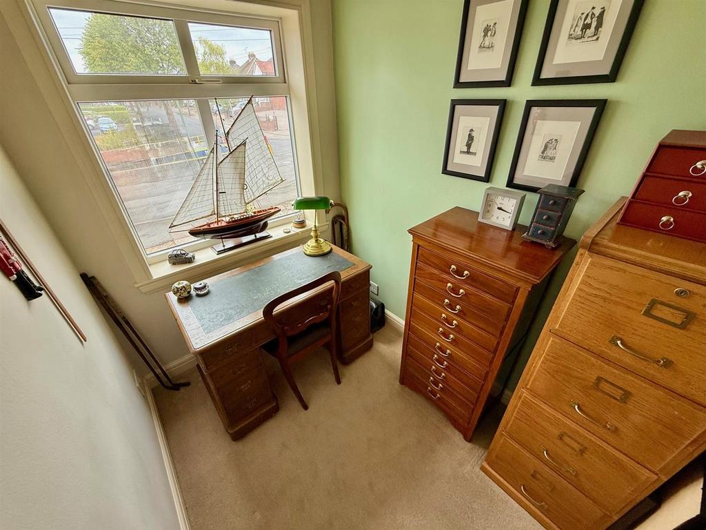 AR211 Bed3.jpg