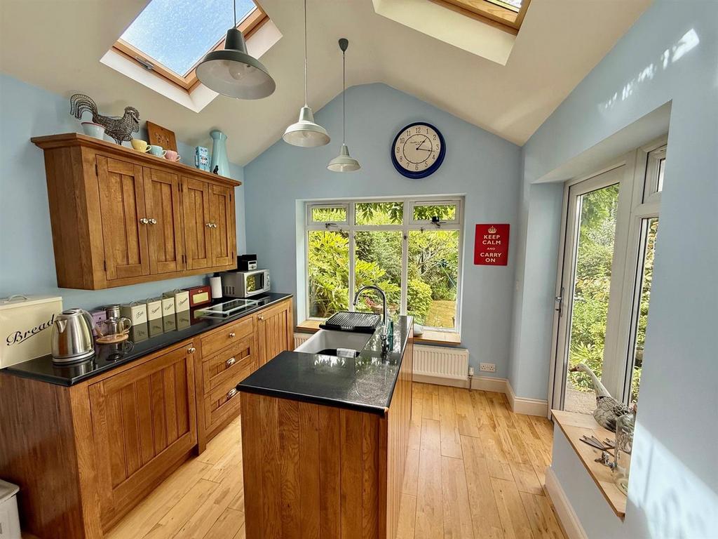 AR211 Kitchen.jpg