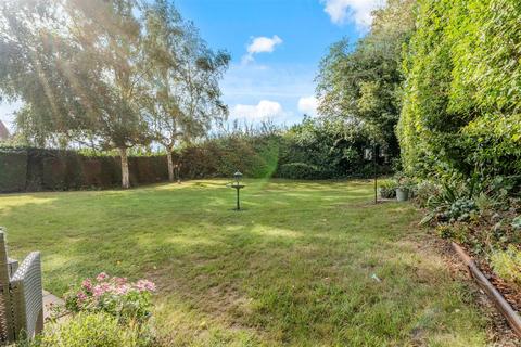 2 bedroom maisonette for sale, Brentwood Avenue