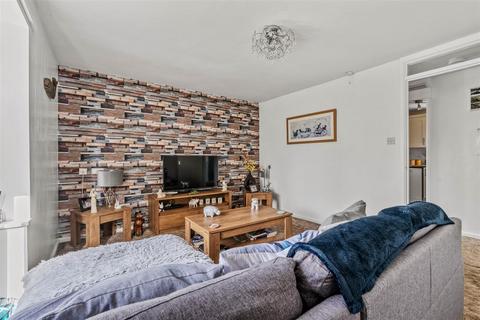 2 bedroom maisonette for sale, Brentwood Avenue