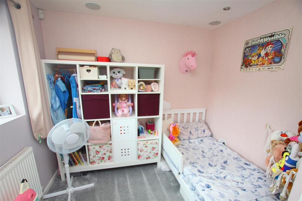 Bedroom c.jpg