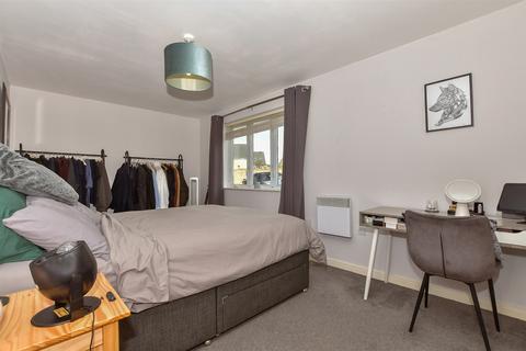 undefined, Poynder Drive, Holborough Lakes, Kent