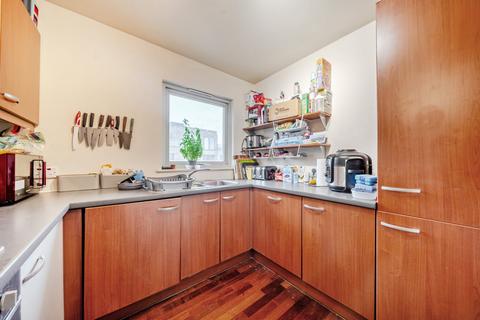 2 bedroom flat for sale, Upper Tooting Road, London, SW17