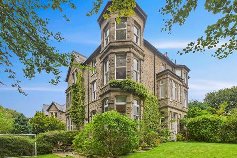 3 bedroom character property for sale, Green Lane, Buxton