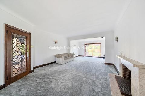 undefined, Manor Drive, London, N20