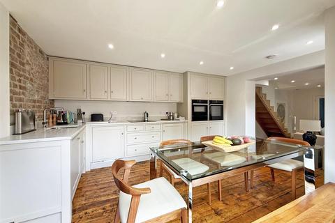 3 bedroom townhouse for sale, Swan Hill, Shrewsbury