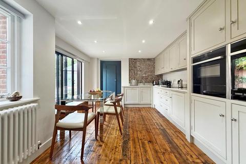 3 bedroom townhouse for sale, Swan Hill, Shrewsbury
