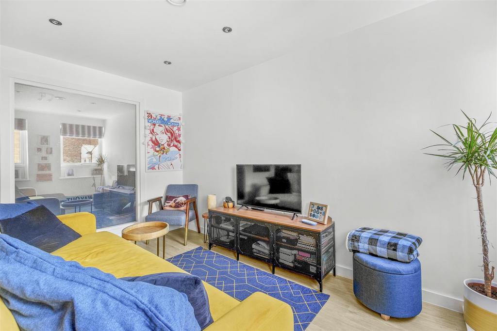 11 Tempus Court, Bellfield Road, HP13 5 HA-9.jpg