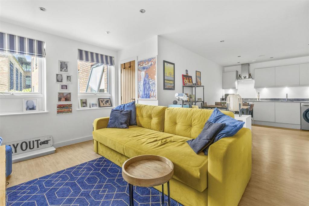 11 Tempus Court, Bellfield Road, HP13 5 HA-8.jpg