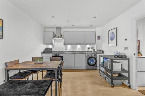1 bedroom flat for sale, Bellfield Road, High Wycombe HP13