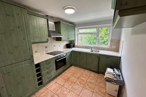 undefined, 16 Luscombe Close