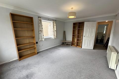 undefined, 16 Luscombe Close