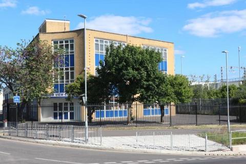 Warehouse to rent, 199-215 Cardiff Rd Reading RG1 8HT