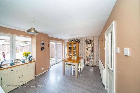 34 Honiton Way, Walsall, WS9 0JS