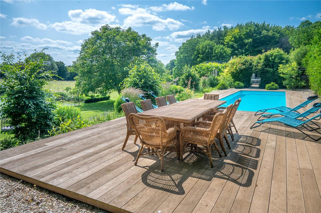 Terrace With Pool