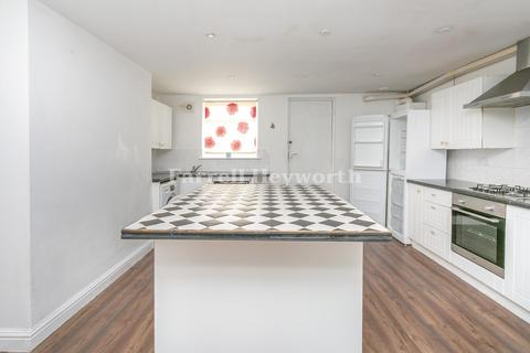 3 bedroom flat for sale, 168 Heysham Road, Morecambe LA3
