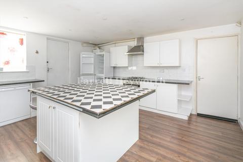3 bedroom flat for sale, 168 Heysham Road, Morecambe LA3