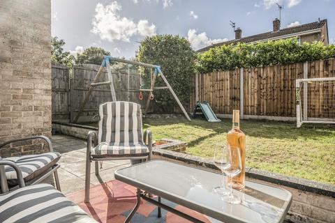 4 Greenfield Close, Liphook, GU30 7QF