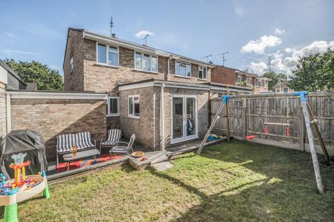 4 Greenfield Close, Liphook, GU30 7QF