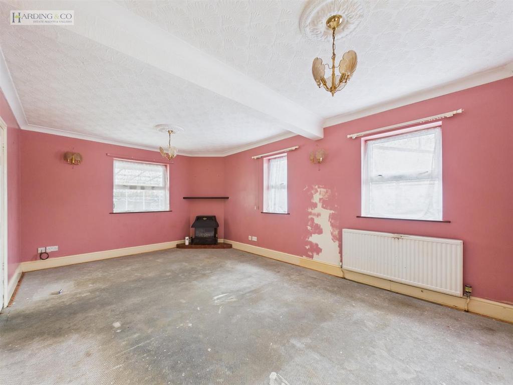 Living room 1.jpg