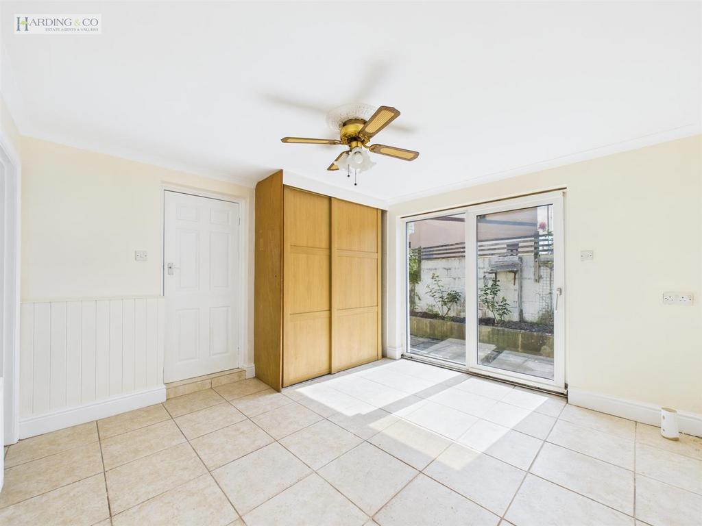Dining room 2.jpg