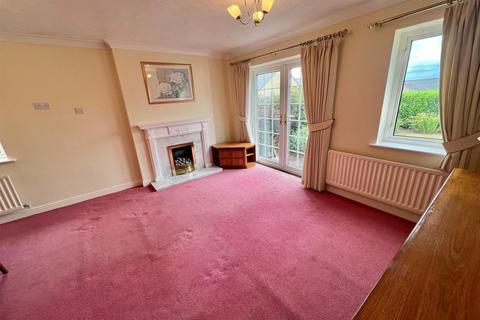 37 Badger Hill, Brighouse, HD6 3QX