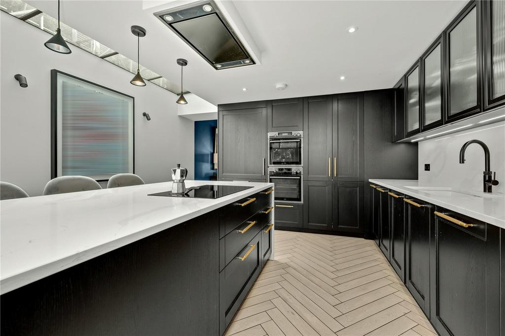 Kitchen/Breakfast