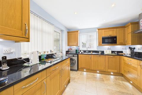 3 bedroom bungalow for sale, Colerne Drive, Hucclecote, Gloucester, Gloucestershire, GL3