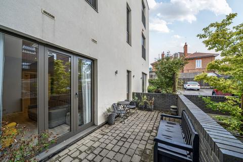 undefined, Roxborough Avenue, Harrow, HA1