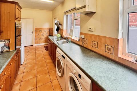 3 bedroom semi-detached house for sale, Victoria Crescent, Staffordshire DE14