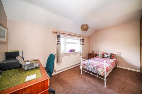 9 Adstone Road, Caddington, Luton, LU1 4JF