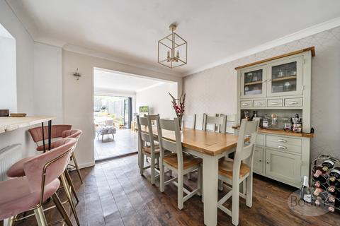 4 bedroom semi-detached house for sale, Chambers Road, Ash Vale GU12