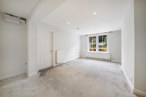 undefined, Ravenna Road, Putney