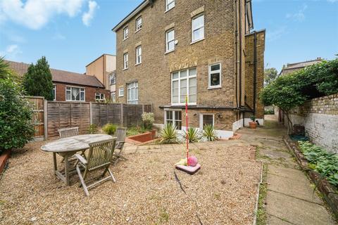 undefined, Ravenna Road, Putney