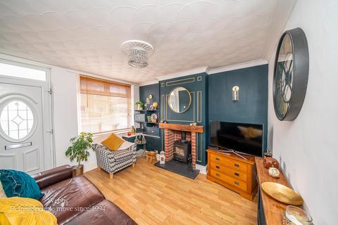 2 bedroom end of terrace house for sale, Cannock Road, Cannock WS11