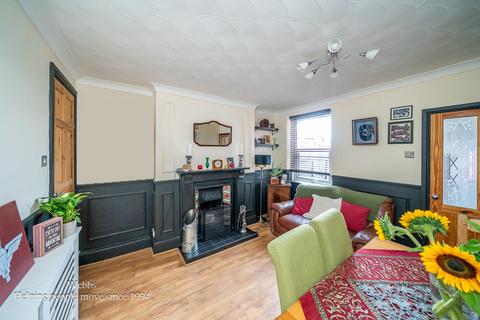 2 bedroom end of terrace house for sale, Cannock Road, Cannock WS11