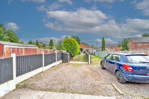 2 bedroom end of terrace house for sale, Cannock Road, Cannock WS11