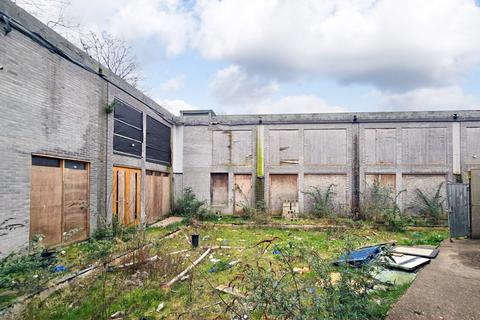 Retail property (high street) to rent, Norbury Crescent London SW16 4JP
