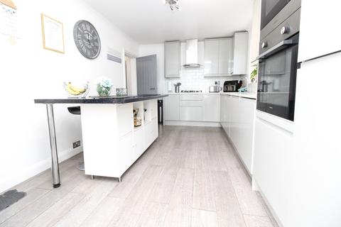 3 bedroom semi-detached house for sale, Baker Avenue, Leamington Spa, CV31