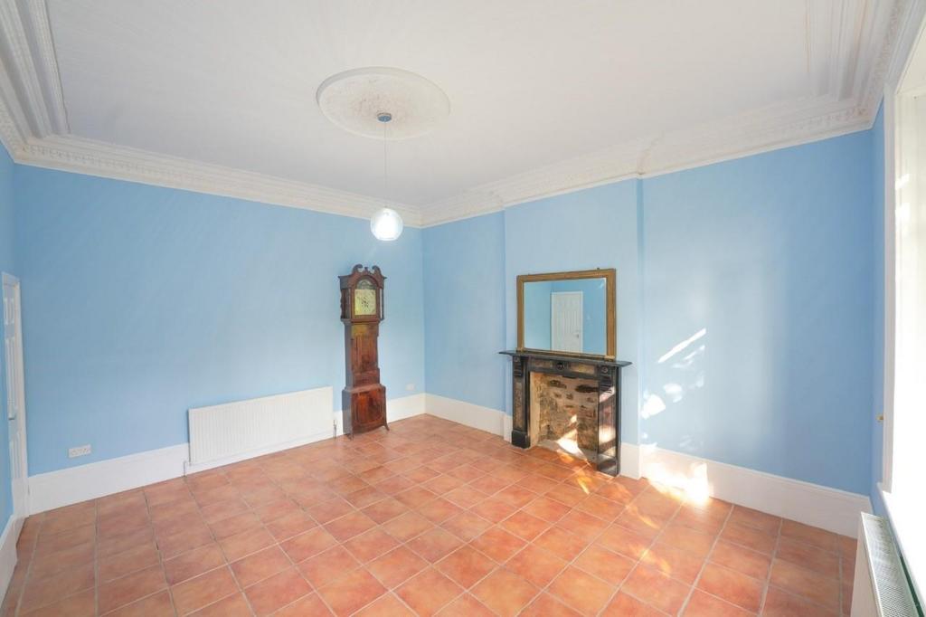 Living Room 1.jpg