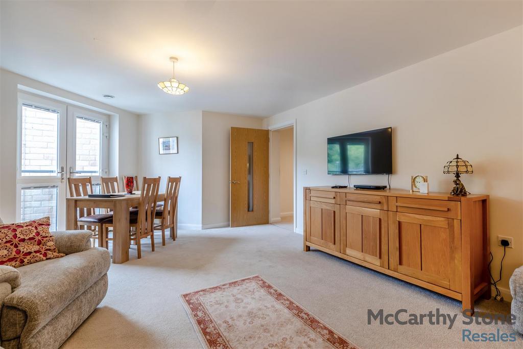 8662178-interior07.jpg