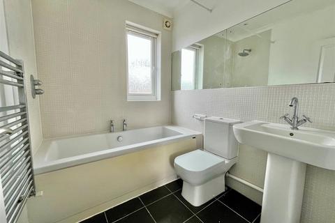 2 bedroom terraced house for sale, Eastfield Road, Hull