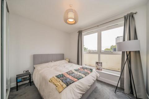 undefined, Saltwell Street, London E14